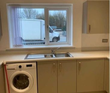 Edge Lane, Manchester, M11 - Photo 4