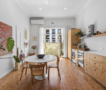 Fully Furnished Studio Apartment in Prime Location! - Photo 3