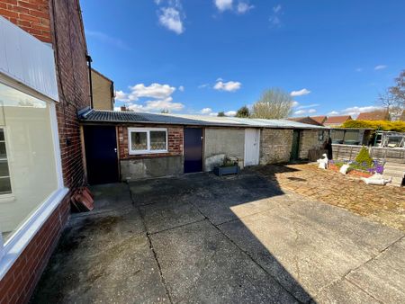 2 bedroom End Terraced House to let - Photo 2