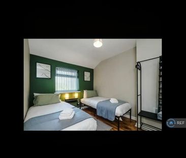 3 bedroom semi-detached house to rent - Photo 5
