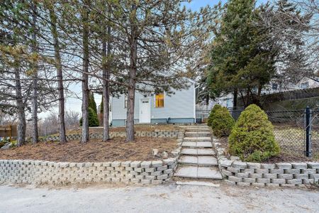 For Lease - 2 John Street, Halton Hills, Ontario - Photo 3
