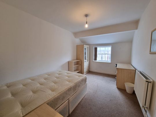 7 Bed Student Accommodation - Photo 1