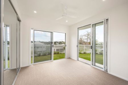 Luxury Living With Brisbane's Best Views - 3 Bed | 2.5 Bath | 3 Car | Premium Inclusions - Photo 4