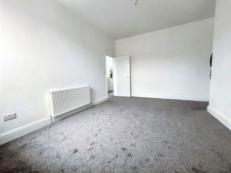 3 bed flat to rent in NE28 - Photo 3