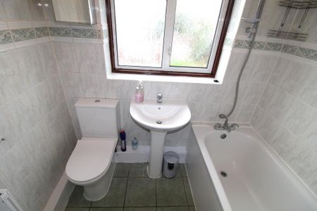 2 bedroom maisonette to rent - Photo 5