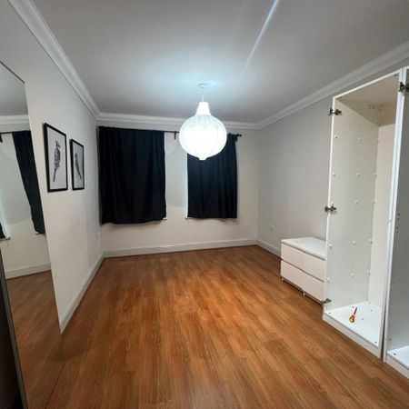 2 Bed Flat, Rosebury Court, SW16 - Photo 3