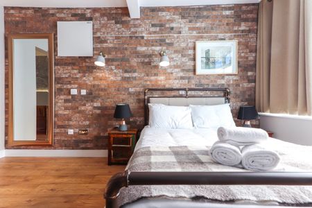 1 Bedroom Home – Medium Let - Photo 3