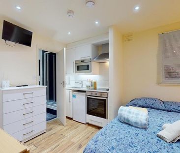 Studio to rent - Photo 1