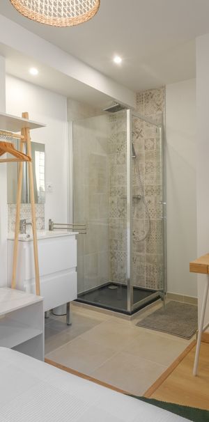 VEYSSIERE Roommate 4 Bedrooms at Bordeaux - Photo 2