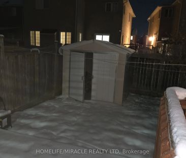 555 Garden Walk #Upper - Photo 3