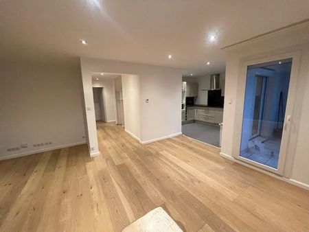 Location Appartement 4 pièces 84m² DECINES CHARPIEU 69150 - Photo 5