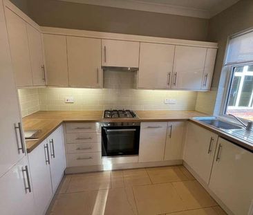 Neville Court, Avenue Road, Stratford-upon-avon, CV37 - Photo 4