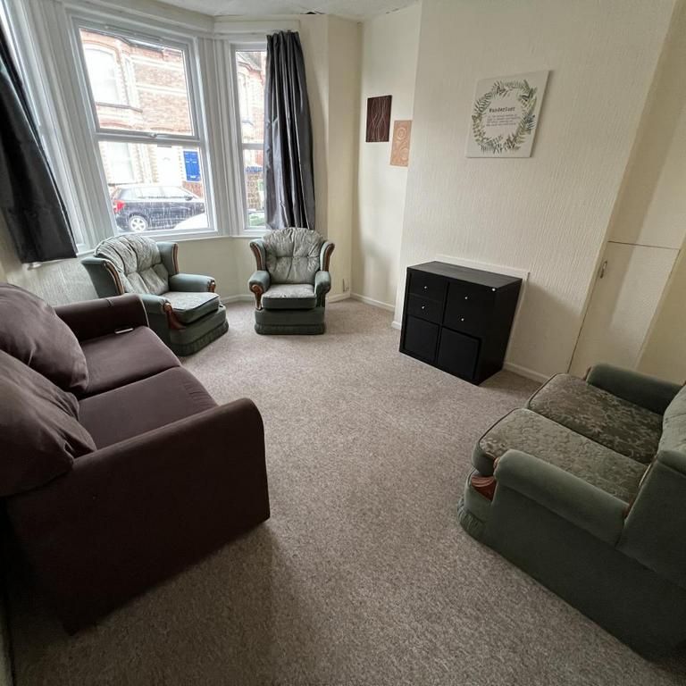 4 bedroom terraced house to rent - Photo 1