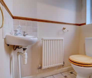 3 bedroom link detached house to rent - Photo 5