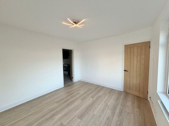2 bedroom end of terrace house to rent - Photo 1
