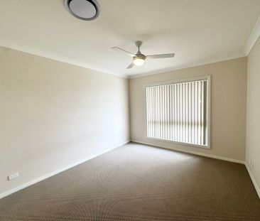 Modern and Spacious Family Home - Photo 3