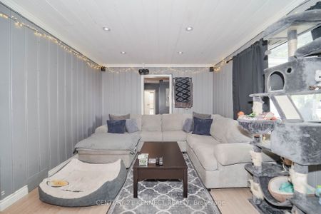 For Lease - 10813 Victoria Square Boulevard, Markham, Ontario - Photo 3