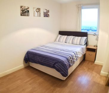 2 Bed Flat, City Gate House, IG2 - Photo 3