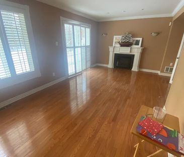 For Lease - 40 Sunnycrest Road, Toronto, Ontario - Photo 3