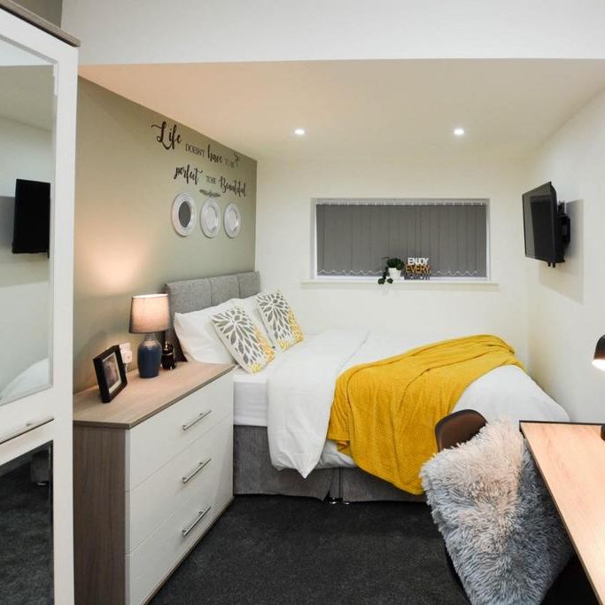 1 bedroom in a house share to rent - Photo 1