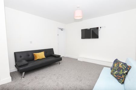 To Let: Palm Street, Middlesbrough, TS1 3EE - Photo 2