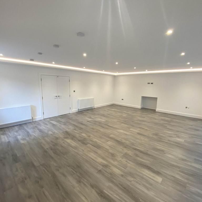 5 bedroom detached house to rent - Photo 1