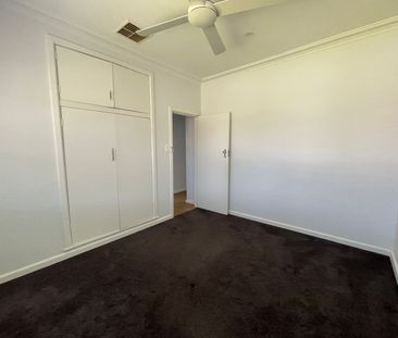 Tidy 3 Bedroom Home - Photo 3