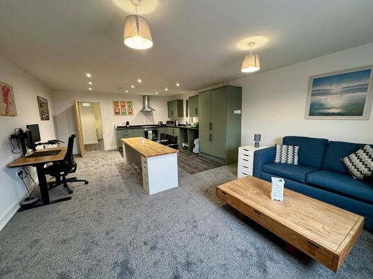 4 bedroom apartment to rent - Photo 1