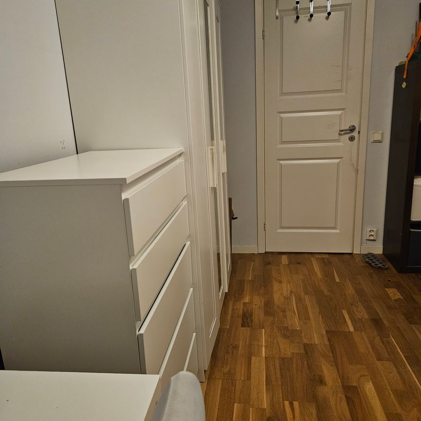 Hallonvägen, Kungsängen - Photo 1