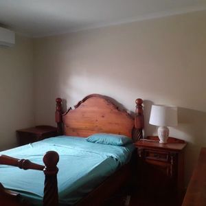 Elizabeth Downs - Photo 2