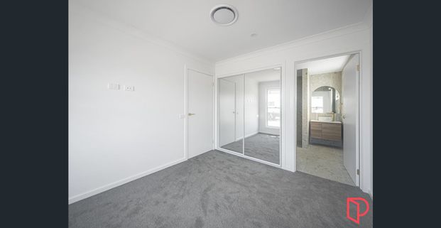 Comfort & Class in This Light-Filled Hampton Villa - Photo 1