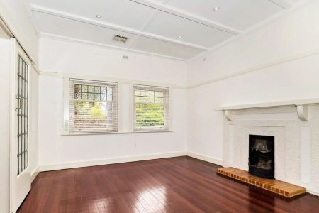 Beautiful Three Bedroom Character Bungalow - Photo 3