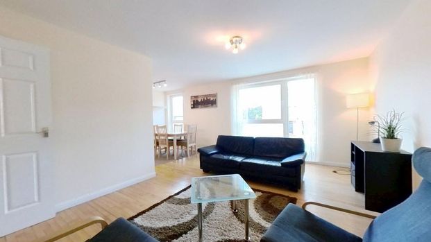 2 bedroom flat to rent - Photo 1