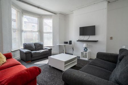 6 bedroom terraced house to rent - Photo 2