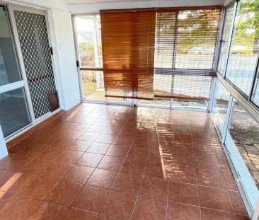 Spacious Family Home in Daisy Hill. - Photo 6