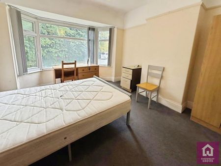 4 bedroom semi-detached house to rent - Photo 3