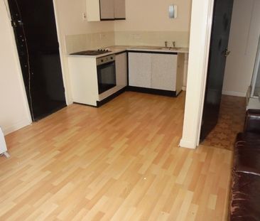 1 Bedroom,Flat,Merridale, Wolverhampton , WV3 9RD£425.00P/M - Photo 3