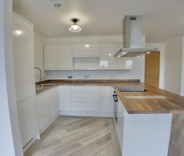 2 bedroom apartment to rent - Photo 4