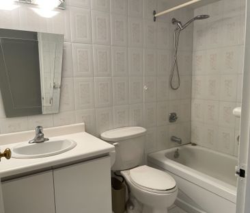 For Lease - 25 Fairview Road Unit# 1101Rm2, Mississauga, Ontario - Photo 2