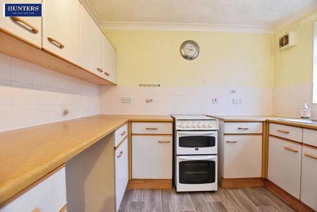 3 bedroom semi-detached house to rent - Photo 4