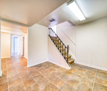 For Lease - 506 Trudale Court, Oakville, Ontario - Photo 2