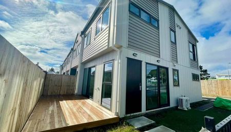 Marvelous in Mangere! - Photo 4