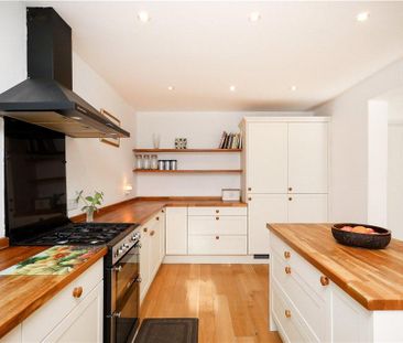 5 bedroom house to rent - Photo 2