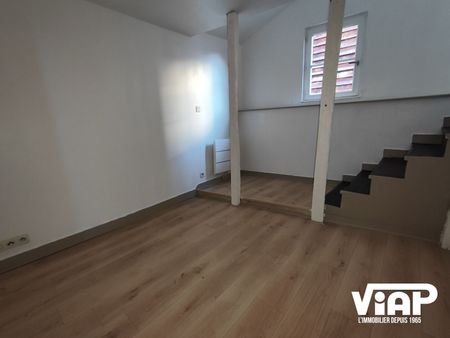LIMOGES T2 DE 26 m² EN DUPLEX EN HYPER CENTRE VILLE - Photo 2