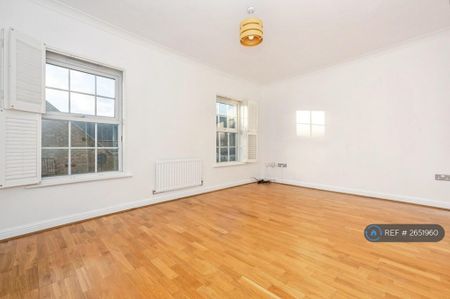 4 bedroom semi-detached house to rent - Photo 3