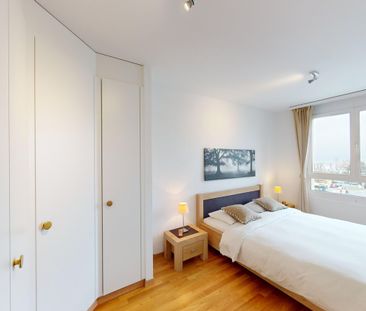 Spacious 2-Bed,2 Bath Apartment with Parking, Balcony and Lake View! - Photo 6