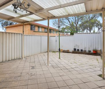 Neat 3 Bedroom Townhouse - Photo 4