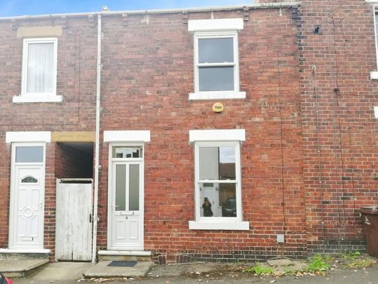 3 bedroom terraced house to rent - Photo 1