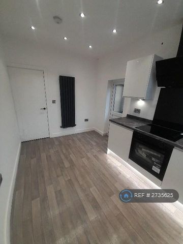 4 bedroom terraced house to rent - Photo 2