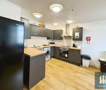 1 bedroom in a house share to rent - Photo 2